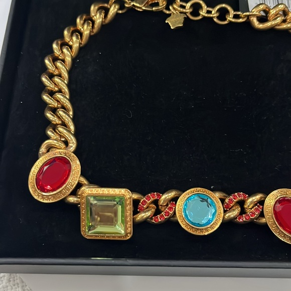 VERSACE MULTICOLOR 5 STONE CHARMS GOLD TONE CHAIN NECKLACE WOMEN BRAND NEW - Picture 3 of 5